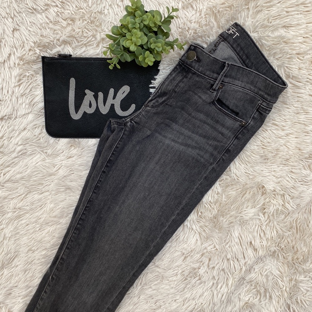 Loft Modern Skinny Jeans 💗 Black Wash